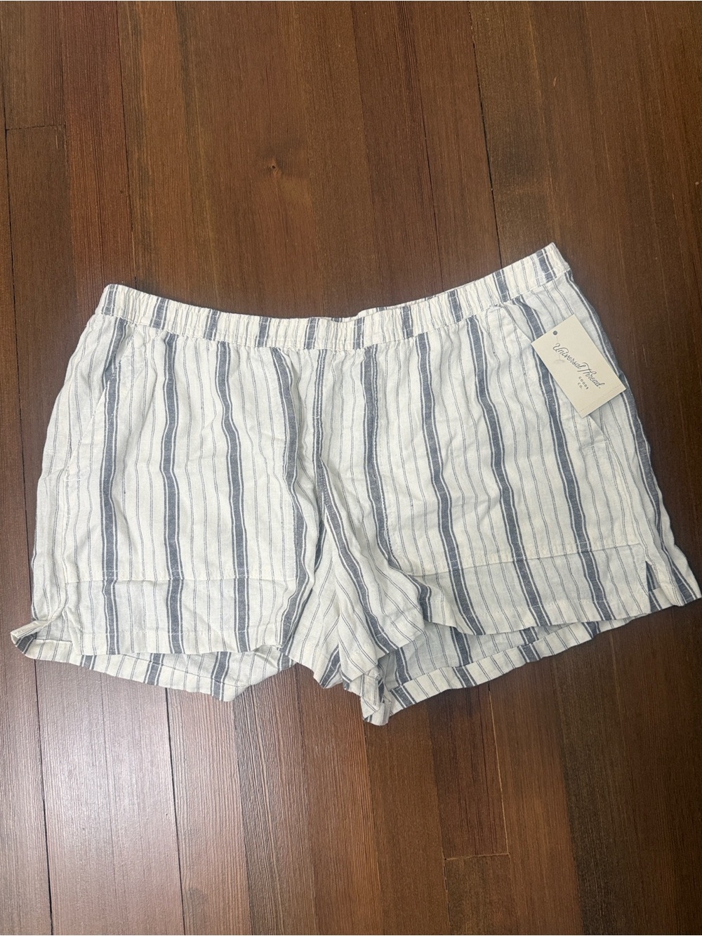 Mid-Rise Linen Striped Pull-On Shorts - Cream/Gray